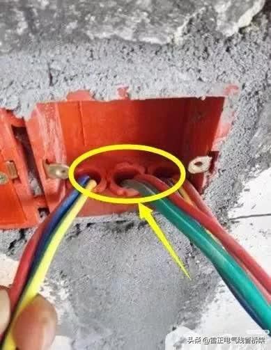 电工师傅活线工艺，隐蔽电线一抽就出来，真是太实用了