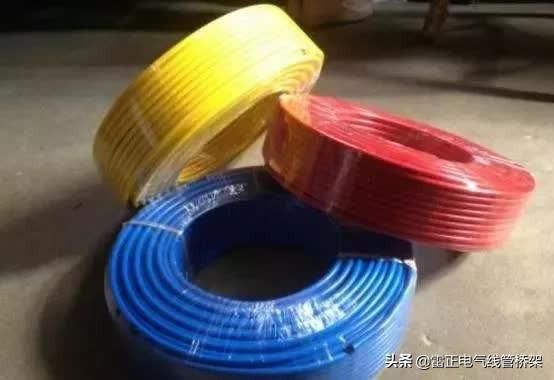 电工师傅活线工艺，隐蔽电线一抽就出来，真是太实用了