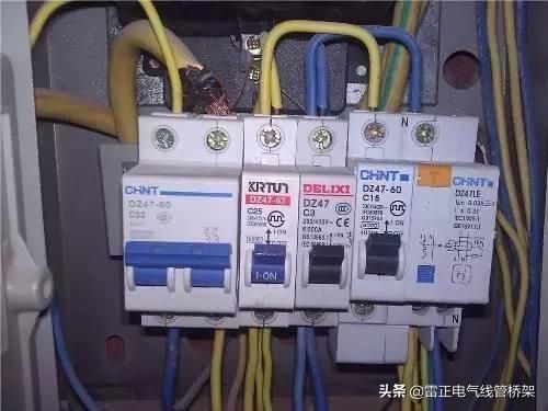 如果您家里的灯突然不亮了，你会怎么做？现在让我们来学习一下