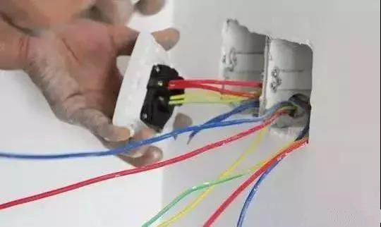 家具电路改造装修工程，下面的坑你遇上几个？